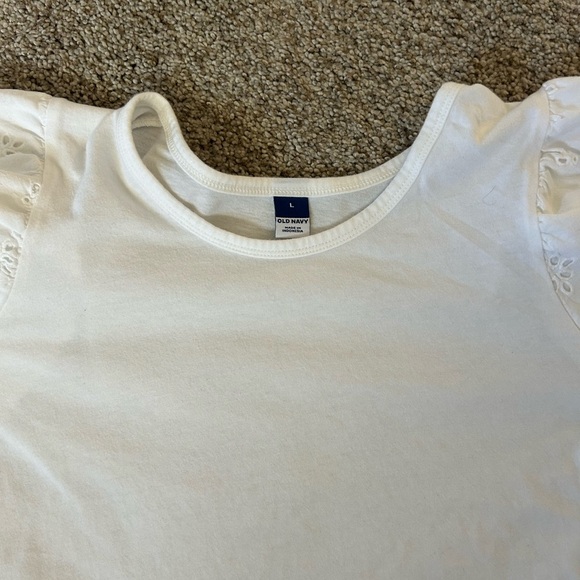 Old Navy cotton crewneck puff sleeve short sleeve. Eyelet lace. Cottage core. L - Picture 3 of 10